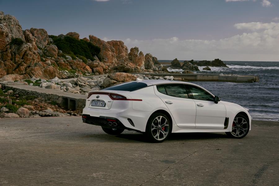  Kia Stinger GT 2018 года  (ZA) (фото 15 из 40)